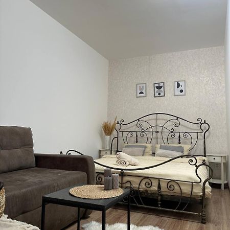 Rynok Square Apartment Liov Exterior foto