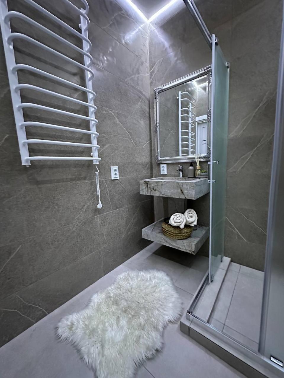 Rynok Square Apartment Liov Exterior foto